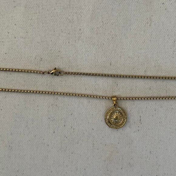 Y2k 2000s circular gold sun - Picture 7 of 8